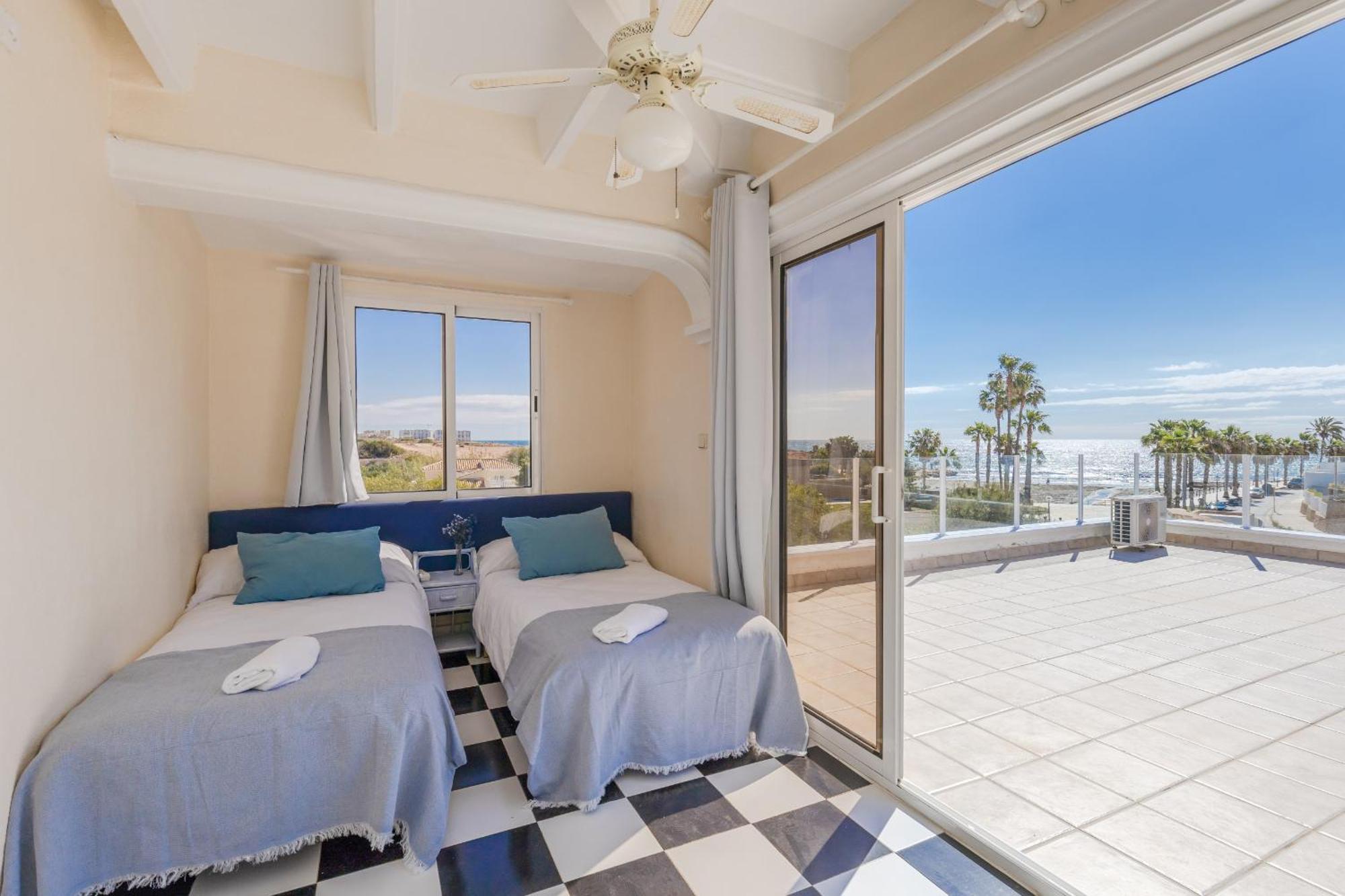Fidalsa Grand Mediterranean Beachfront Villa Playa Flamenca Exterior foto
