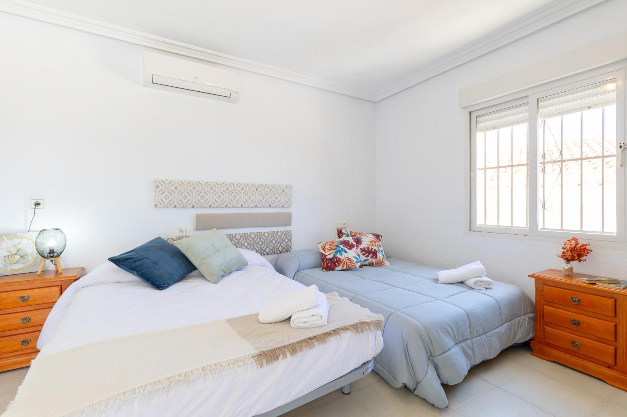 Fidalsa Grand Mediterranean Beachfront Villa Playa Flamenca Exterior foto
